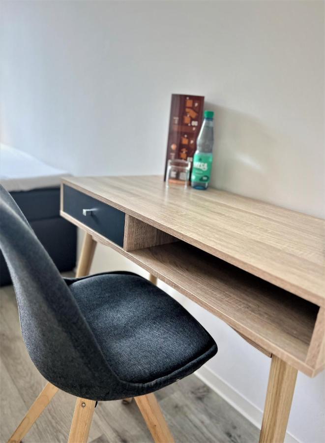 Shipyard Guesthouse Gaestehaus Fuer Geschaeftsreisende Und Monteure An Der Elsflether Werft Und Trainingcenter Heinemann Solutions Gmbh Bagian luar foto